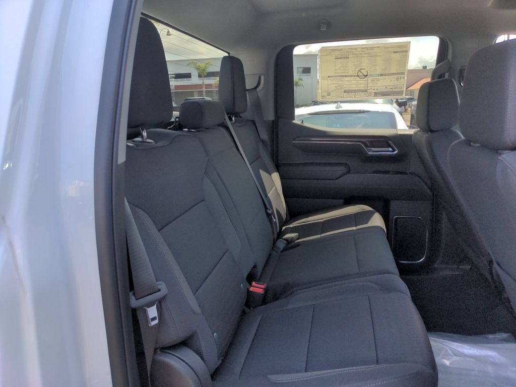 Used 2023 Chevrolet Silverado 1500 LT AWD/4WD image 26
