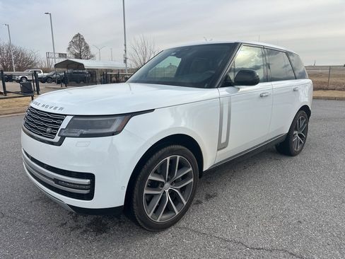 Used 2025 Land Rover Range Rover Autobiography image 1