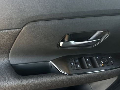 New 2026 Nissan Kicks SV image 13