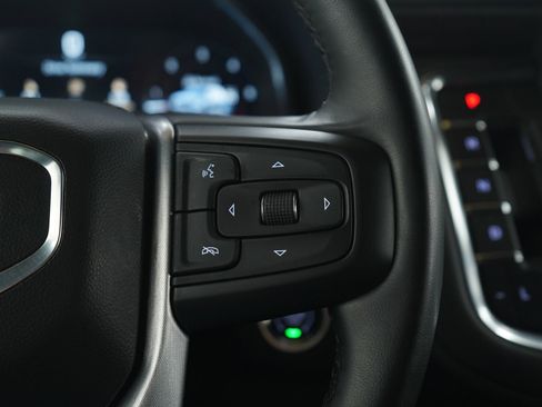 Used 2023 GMC Yukon XL SLE image 28