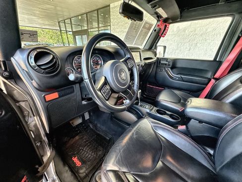 Used 2017 Jeep Wrangler Unlimited Rubicon AWD/4WD image 10
