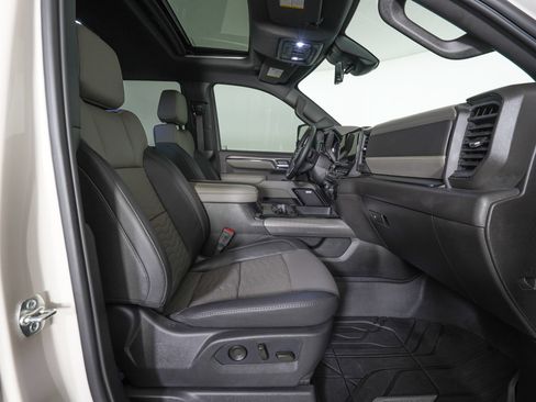 Used 2026 Chevrolet Silverado 2500 ZR2 AWD/4WD image 9