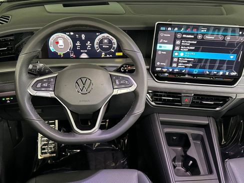 New 2026 Volkswagen Tiguan SE R-Line image 13