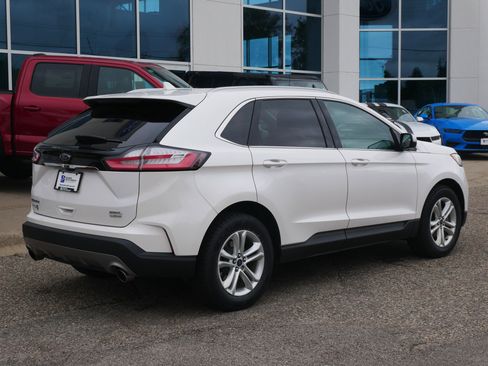 Used 2019 Ford Edge SEL w/ Equipment Group 201A FWD image 3