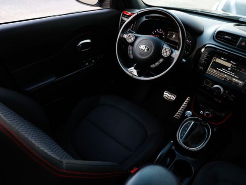 Used 2018 Kia Soul + image 25