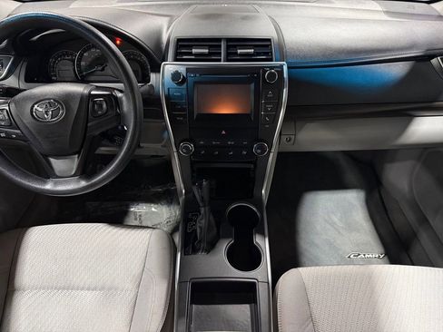 Used 2015 Toyota Camry LE image 33