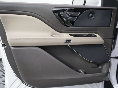 Used 2021 Lincoln Aviator Reserve w/ Equipment Group 208A AWD/4WD image 23
