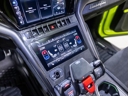 Used 2024 Lamborghini Urus Performante image 45