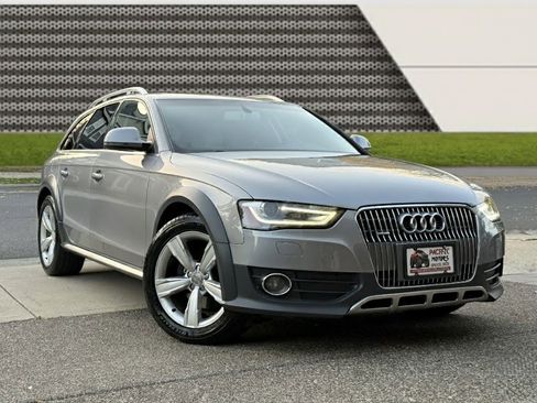 Used 2016 Audi A4 Premium Plus w/ Technology Package image 2