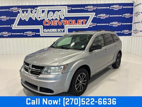 Used 2017 Dodge Journey SE w/ Flexible Seating Group FWD image 1