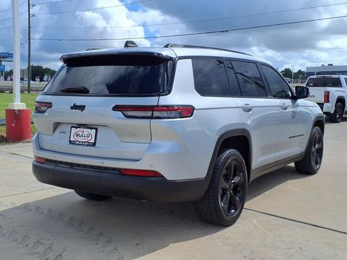Used 2023 Jeep Grand Cherokee L Laredo RWD image 6