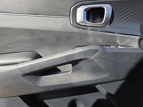 Certified 2025 Kia Sorento LX image 24