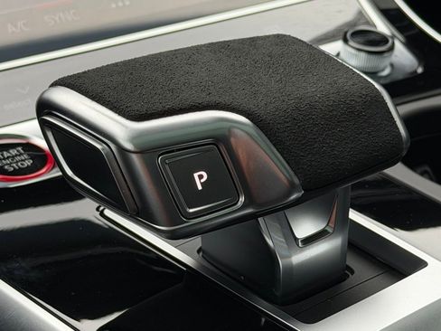 New 2026 Audi RS Q8 performance image 28