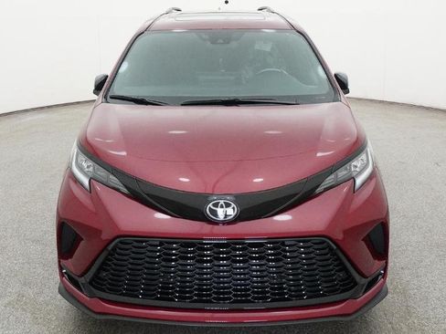 New 2026 Toyota Sienna XSE FWD image 19