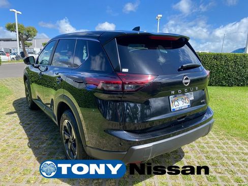 Used 2025 Nissan Rogue SV AWD/4WD image 23