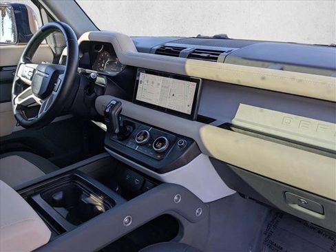 Used 2023 Land Rover Defender 90 X-Dynamic SE image 20