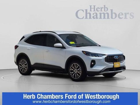 Certified 2024 Ford Escape SE FWD image 1