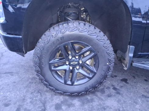 Used 2024 Chevrolet Silverado 1500 LT Trail Boss w/ LT Trail Boss Premium Package image 9