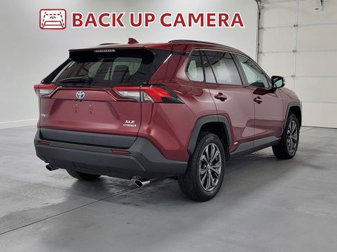 Certified 2022 Toyota RAV4 XLE Premium image 9
