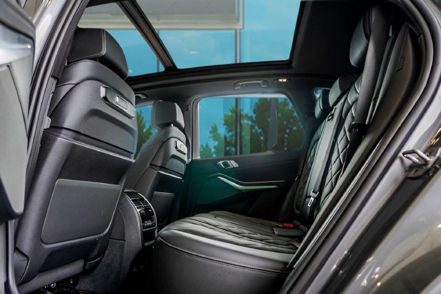 Used 2024 BMW X5 sDrive40i w/ Premium Package RWD image 51