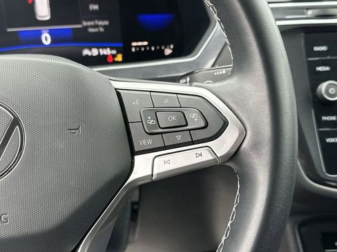 Used 2022 Volkswagen Tiguan SE image 18