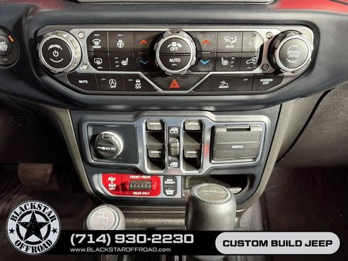 Used 2023 Jeep Gladiator Rubicon w/ Cold Weather Group AWD/4WD image 24