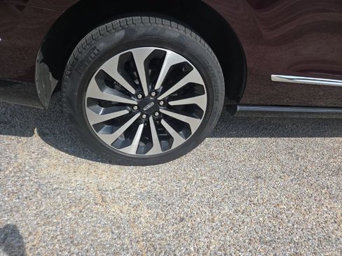 Used 2023 Lincoln Navigator Reserve AWD/4WD image 14