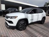 Used 2022 Jeep Compass Limited image 4
