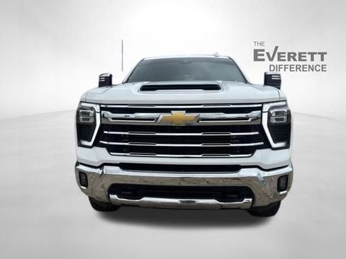 Used 2024 Chevrolet Silverado 2500 LTZ w/ LTZ Convenience Package AWD/4WD image 2