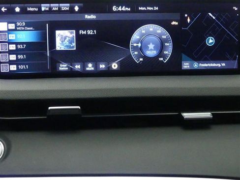 Used 2024 Genesis Electrified GV70 Advanced image 12