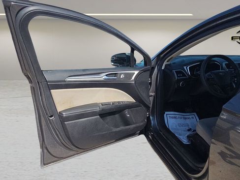 Used 2018 Ford Fusion S image 29