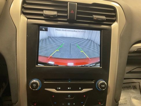 Used 2014 Ford Fusion SE w/ Equipment Group 502A FWD image 14