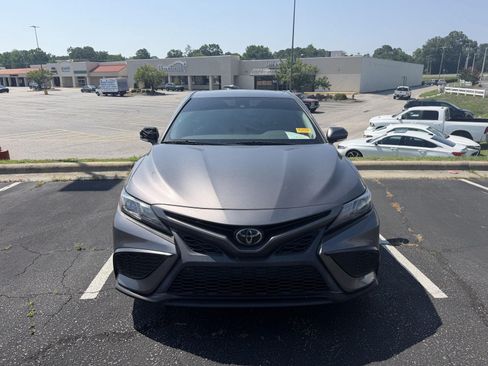 Used 2023 Toyota Camry SE FWD image 2