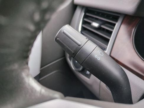 Used 2011 Ford Edge Limited image 26