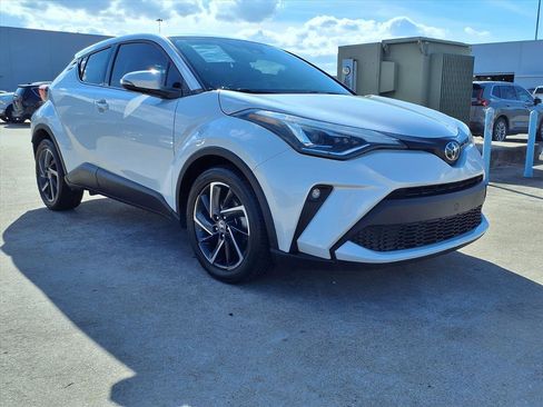 Used 2022 Toyota C-HR Limited image 2