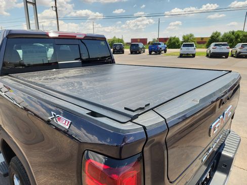 Used 2024 GMC Sierra 1500 SLT image 8