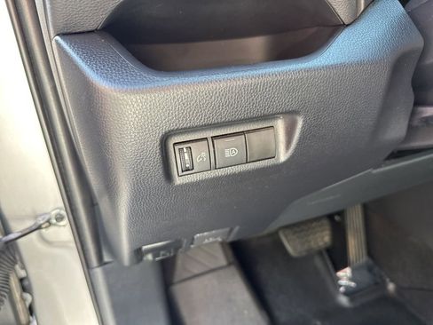 Used 2019 Toyota RAV4 XLE FWD image 14