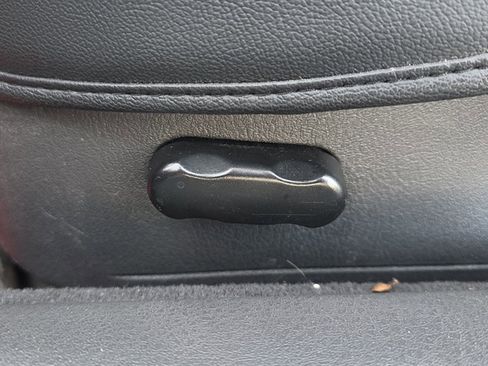 Used 2002 Ford Thunderbird image 13