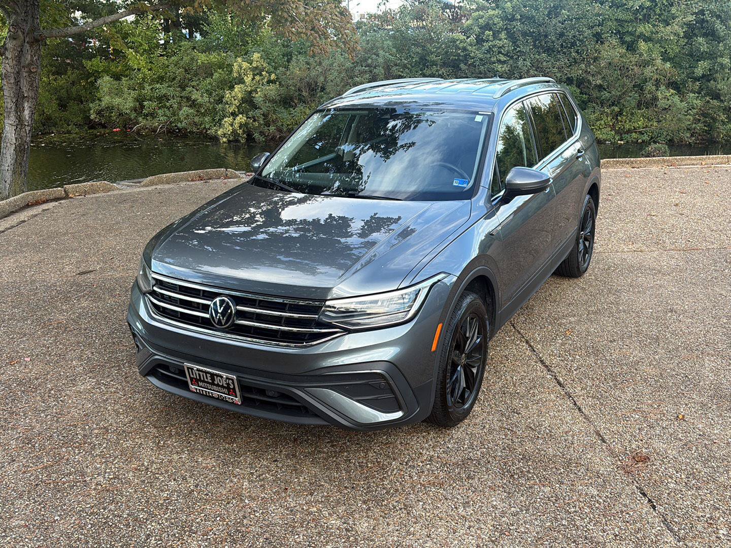 Used 2023 Volkswagen Tiguan SE FWD image 12