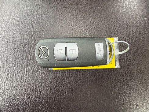 Used 2018 MAZDA MAZDA3 Touring image 28