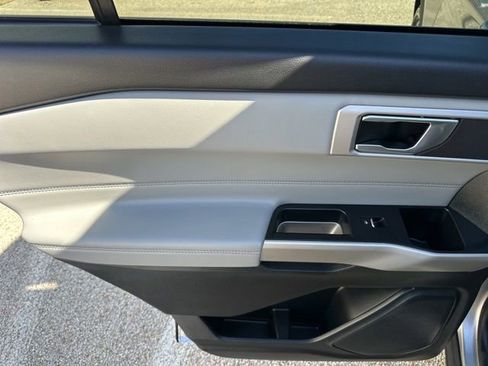 Used 2021 Ford Explorer XLT w/ Equipment Group 202A image 39