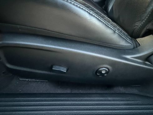 Used 2019 Dodge Challenger SXT w/ Plus Package image 16