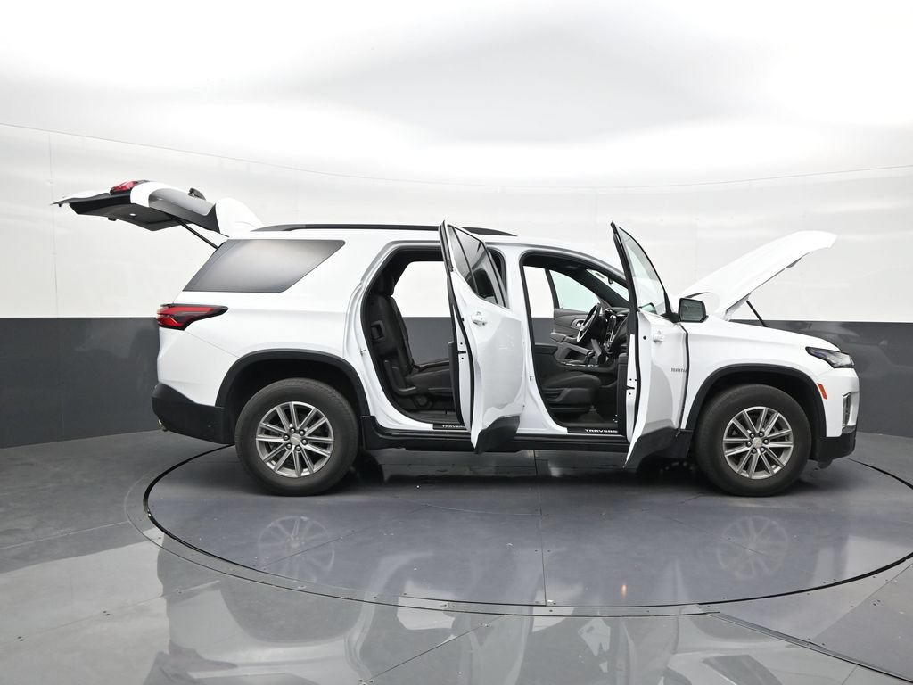 Used 2023 Chevrolet Traverse LT FWD image 26
