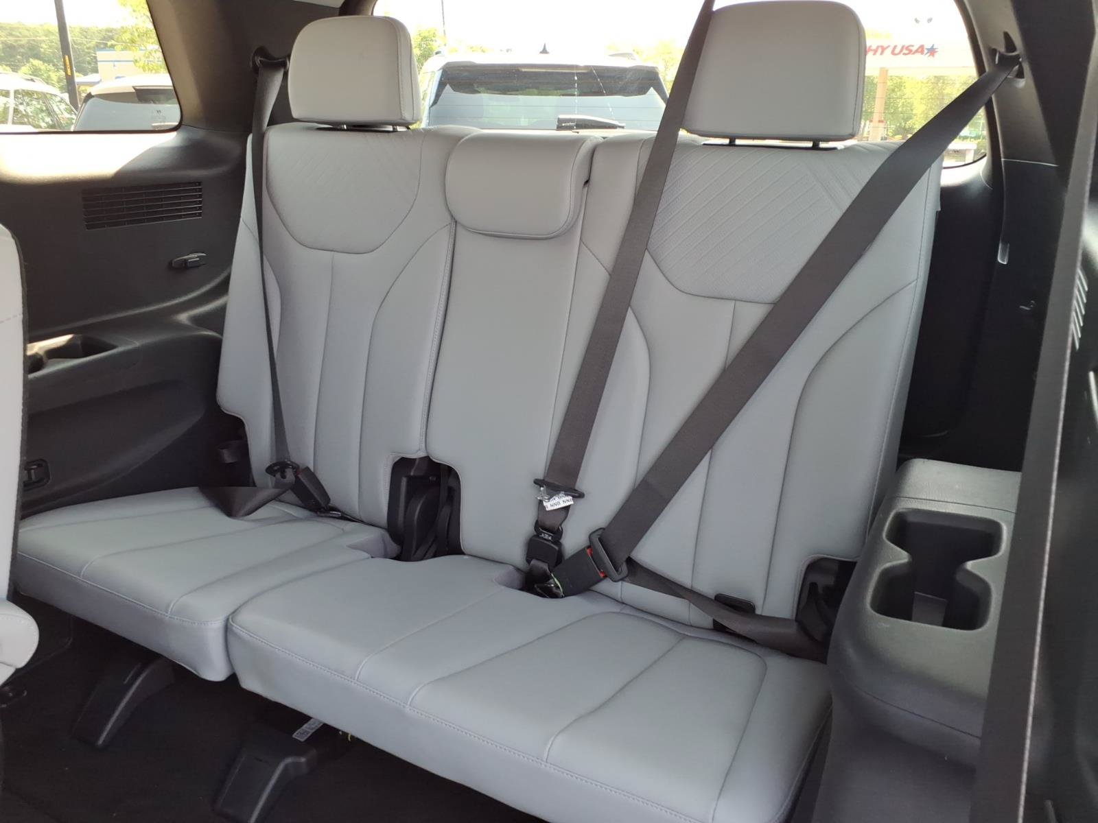 Used 2024 Hyundai Palisade SEL FWD image 15
