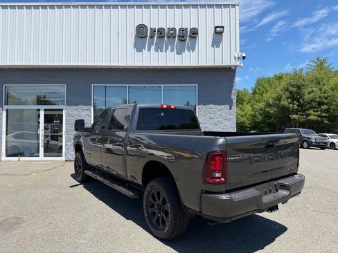 Used 2025 RAM 2500 Big Horn AWD/4WD image 3