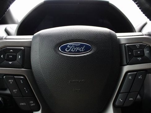 Used 2021 Ford Expedition XLT image 15