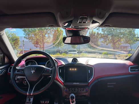 Used 2017 Maserati Ghibli S image 7