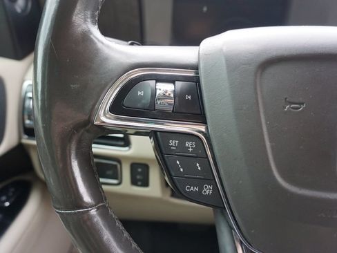 Used 2018 Lincoln Navigator Reserve w/ Technology Package AWD/4WD image 7