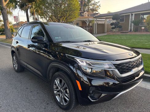 Used 2021 Kia Seltos S FWD image 3