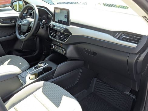 Used 2022 Ford Escape SE w/ SE Sport Appearance Package image 29